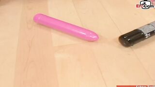 18 lesbians lick her pussies inside a 4some and play with Dildos
