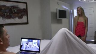 Stiefbruder beim wichsen erwischt dann fickt er mich einfach