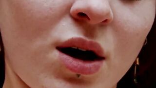 Jvy is a Bae teens who loves to play alone with her dildos