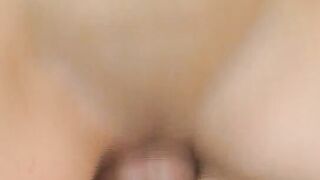 Dark Haired Mom hardcore into ihre Fotze gefickt