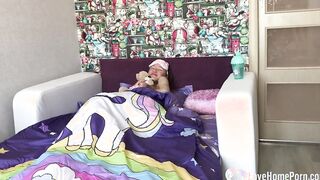 I love morning masturbation inside my bed