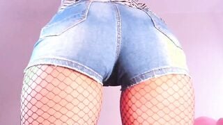 HUGE BUTT WORSHIP Shorts