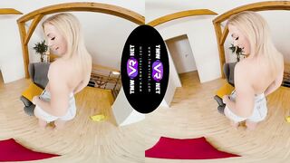 TmwVRnet - Jenny Wild - Bae has fun with her cunt
