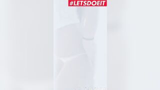 WHITE BOXXX - Voluptuous 19 Yo Brought To Orgasm By Bf