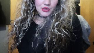 RED LIPS CUNT WITH MOUTH HAD AN GORGEOUS SMOKE CLOSE JUST FOR YOU