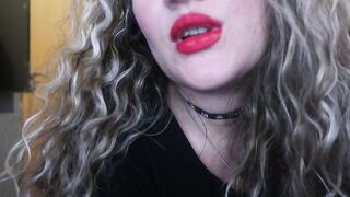 RED LIPS CUNT WITH MOUTH HAD AN GORGEOUS SMOKE CLOSE JUST FOR YOU