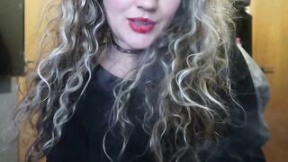 RED LIPS CUNT WITH MOUTH HAD AN GORGEOUS SMOKE CLOSE JUST FOR YOU