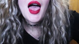 RED LIPS CUNT WITH MOUTH HAD AN GORGEOUS SMOKE CLOSE JUST FOR YOU