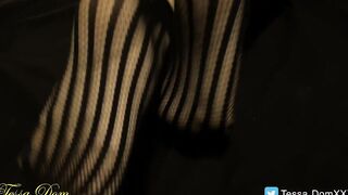 Mexican Tessa Dominatrix give an irresistible toes performance