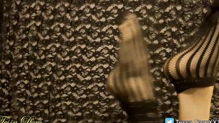 Mexican Tessa Dominatrix give an irresistible toes performance