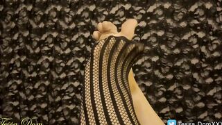 Mexican Tessa Dominatrix give an irresistible toes performance
