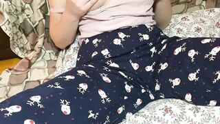 Trying a new toy vibrator and have a groaning orgasm - TomaStevi