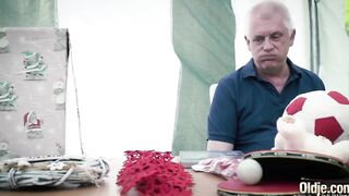 Sexsual 18 gets banged hardcore by mature grandpa