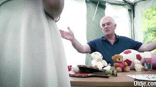 Sexsual 18 gets banged hardcore by mature grandpa