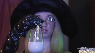 Super 18 oral sex and cunt fucking from fortune teller