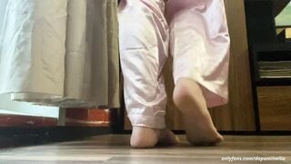 I love when you watch on my beauty foot