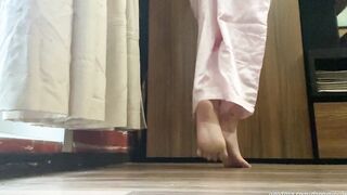 I love when you watch on my beauty foot