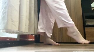 I love when you watch on my beauty foot