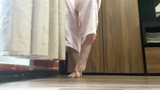 I love when you watch on my beauty foot