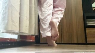 I love when you watch on my beauty foot