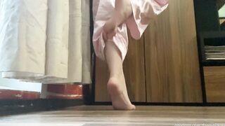 I love when you watch on my beauty foot