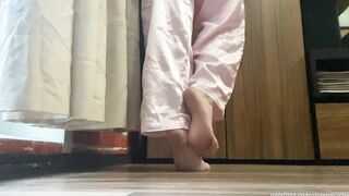 I love when you watch on my beauty foot