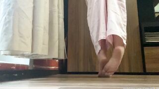 I love when you watch on my beauty foot