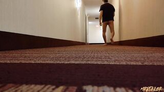 Scared sex inside hotel hallway