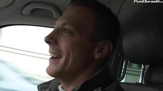 Versaute Anhalterin im BumsBus mitgenommen und gebumbst