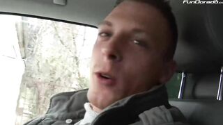 Versaute Anhalterin im BumsBus mitgenommen und gebumbst