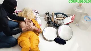 Bartan lelo bahut Shasta hai nahi to muze ake chodo