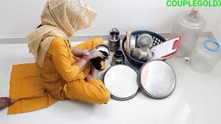 Bartan lelo bahut Shasta hai nahi to muze ake chodo