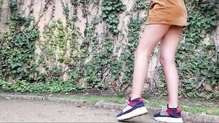 Blondy walking and performance her twat and huge butt nude