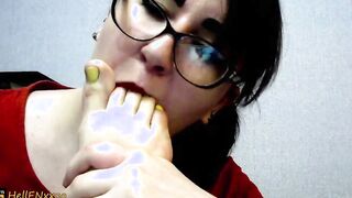 She loves suck foot