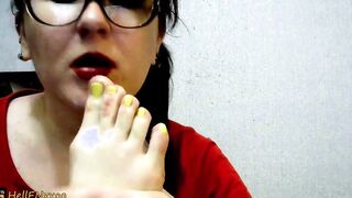 She loves suck foot