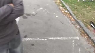Leonelle wird im Bumsbus richtig zerfickt
