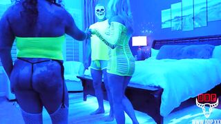 Bombshell Wifey Shares Hubby's Dick With Lucy