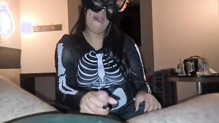 19 yo fucks without condom a stranger at Halloween party.