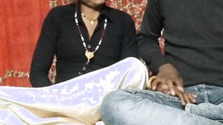 Pati ki pith pichhe patni ne Naukar se jabardasti chudwaya