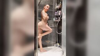 Bombshell shower
