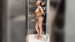 Bombshell shower