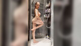 Bombshell shower