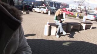 Tittenfick im Bumsbus mit Annie Angel geiler Sau