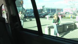 Tittenfick im Bumsbus mit Annie Angel geiler Sau