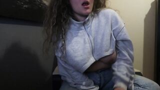 HOTTIE 18 YO SMOKE A CIGARETTE AND PERFORMANCE A BIT HER HOOTERS