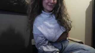 HOTTIE 18 YO SMOKE A CIGARETTE AND PERFORMANCE A BIT HER HOOTERS