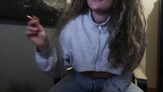 HOTTIE 18 YO SMOKE A CIGARETTE AND PERFORMANCE A BIT HER HOOTERS
