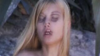Blondes 18 wird Outdoors gefickt mega TITTIES
