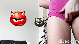 A vulgar next door shows cameltoe on camera