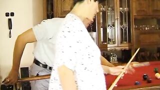 Milf wird von jungem Billiard King gefickt